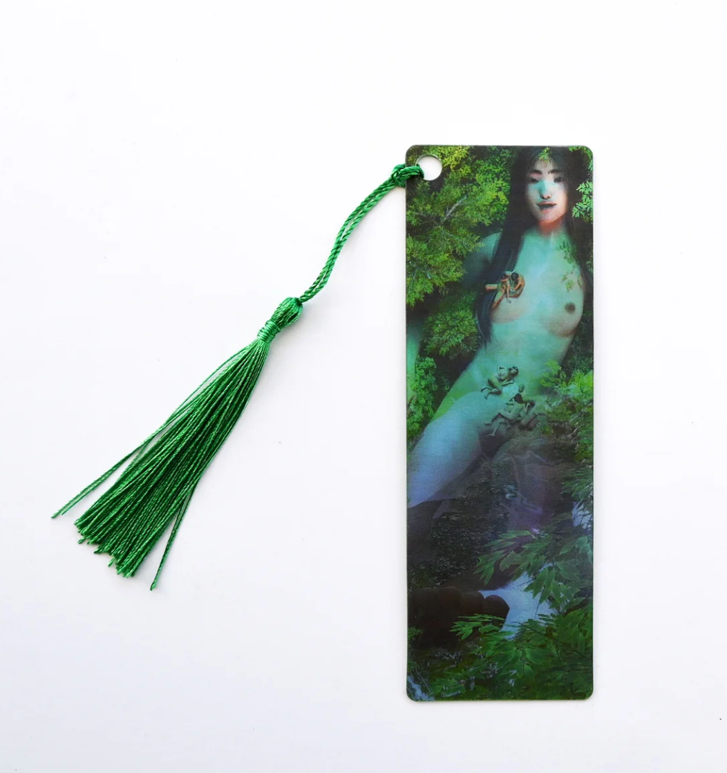 Heesoo Kwon: Leymusoom Lenticular Bookmark